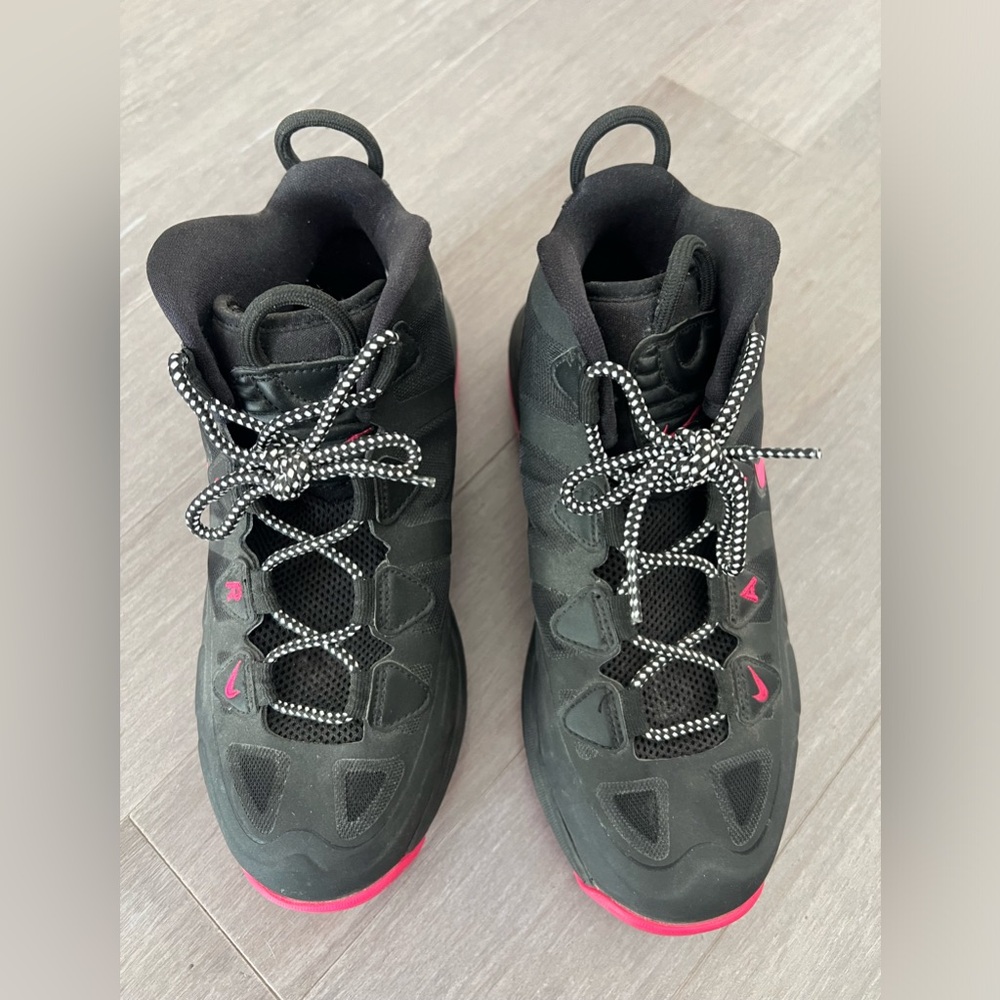 Nike. AirMax Uptempo 360 Fuse. Size 6 Men. Black. Pink force. Sold as is